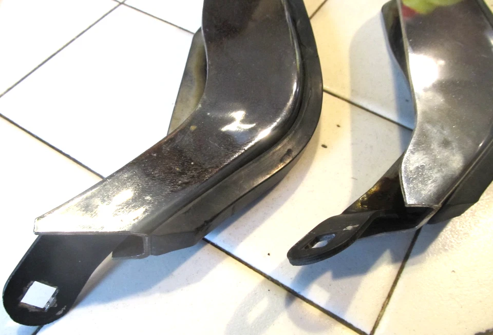 Buick GS 1971 Skylark protectores de parachoques delanteros interiores - accesorio original usado 1 par Foto 2 de 4