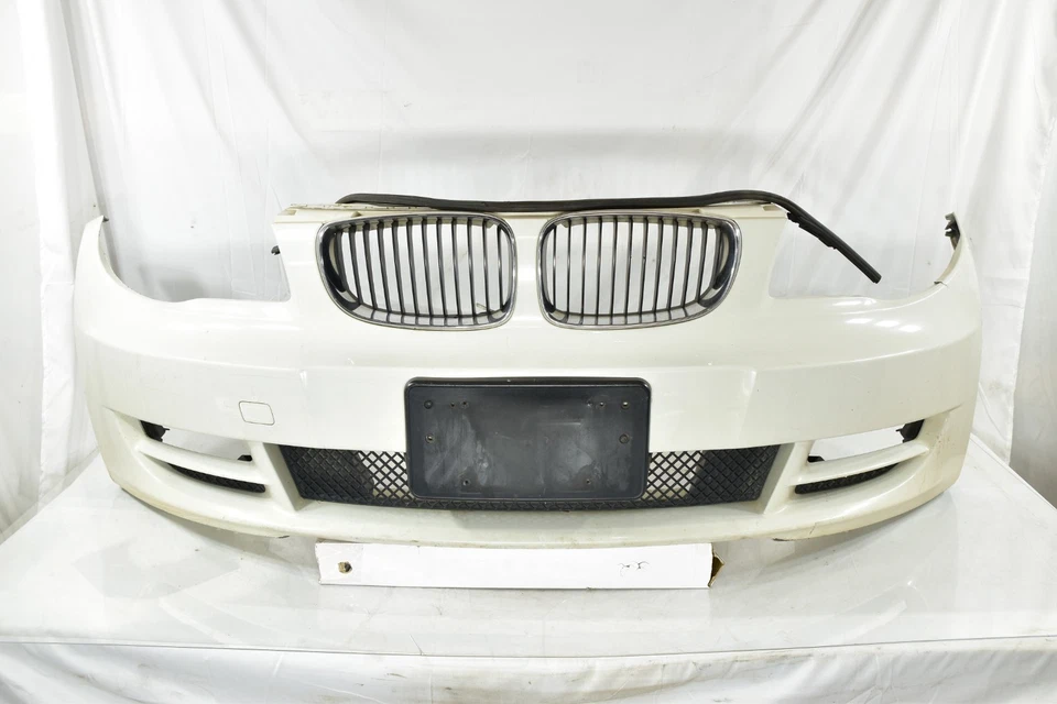 💎 08-13 BMW E88 128i 135i Front Bumper Cover & Grille Trim Panel OEM Foto 4 de 4