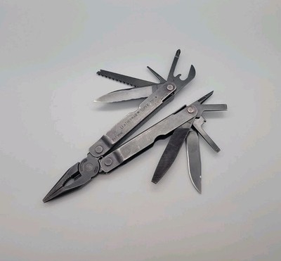 Leatherman Super Tool Multi-Tool DATED 2000 - BLACK- Knife, Pliers, Screwdrivers