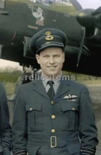 WW2 PICTURE PHOTO UK RAF PILOT GUY GIBSON 6841