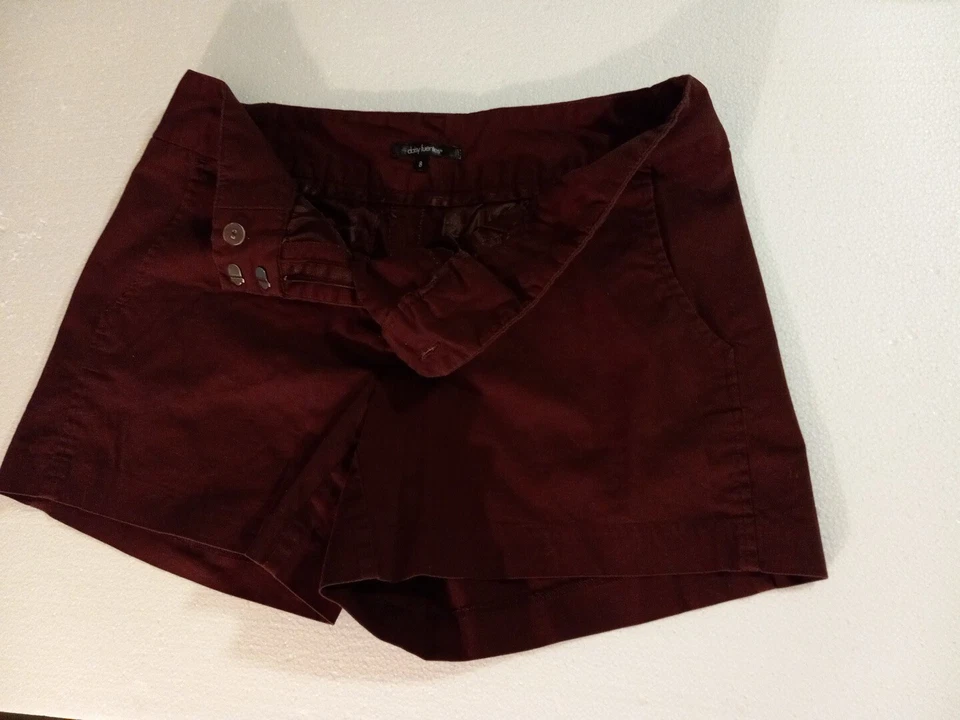 Daisy Fuentes Casual Woman  Short Size 8 - Image 3 of 4