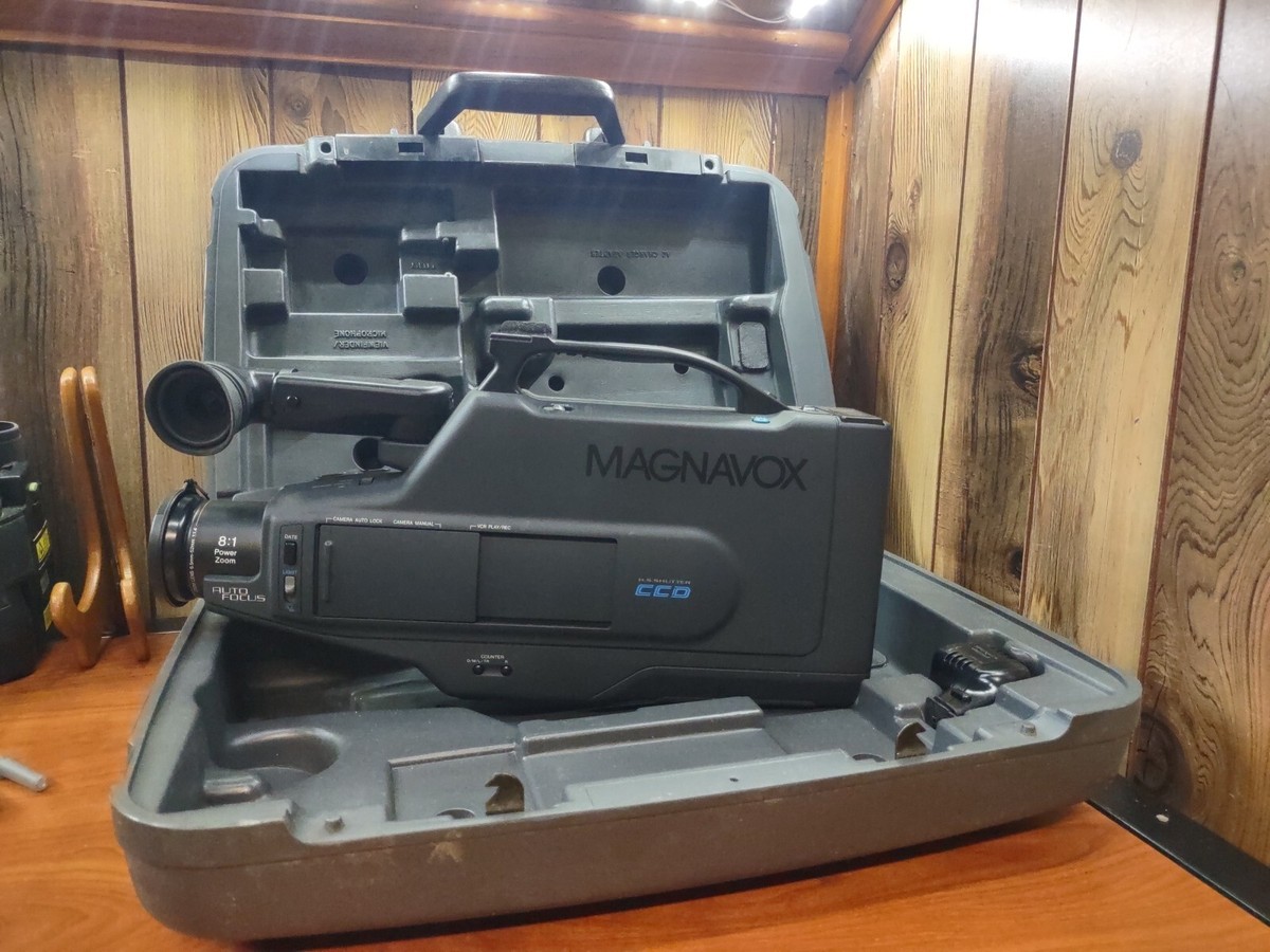 Magnavox H.S Shutter CCD VHS HQ Vintage 1991 Camcorder Model 8:1