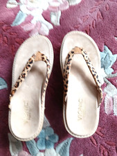 VIONIC Grenada Leopard Print Straw Weave Thong WEDGE HEEL SANDALS  Sz 8 UNWORN