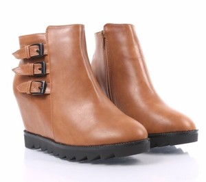 camel colored womens boots
