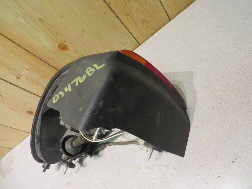 EAGLE VISION 93 94 95 96 97 LUZ TRASERA PASAJERO DERECHO OEM Foto 3 de 4