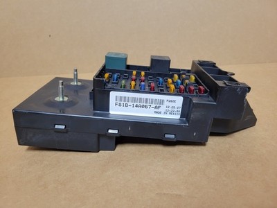 2000-2001 Ford Excursion XLT Limited Fuse Relay Junction Block F81B-14A067-AF