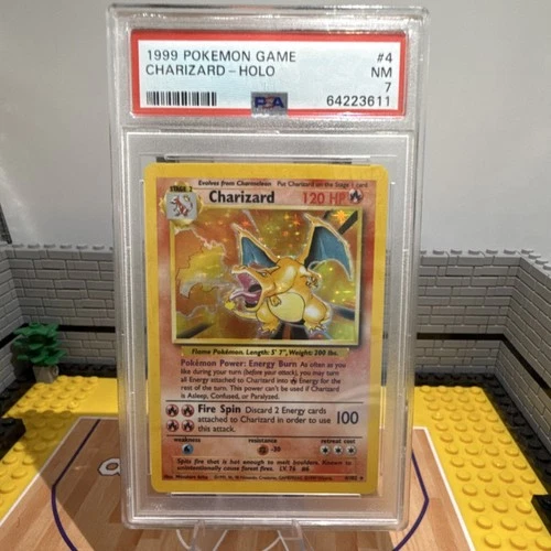 Pokémon Charizard Base Set Holo Rare 1999 4/102  PSA 7