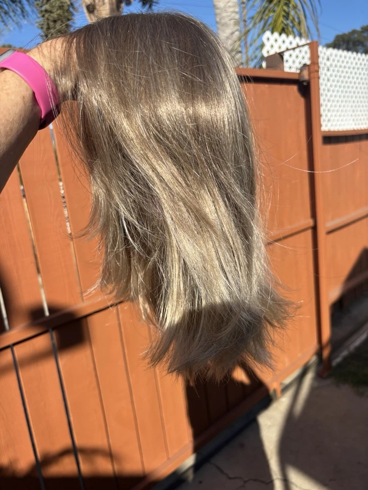 Peluca Jon Renau Longitud Media Sintética Rubia Marrón Bob Encaje Frontal Talla Promedio Foto 2 de 4