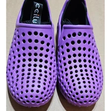 CCILU Childs Light Weight Water Shoes Purple Clogs Removable Insert Sz 1