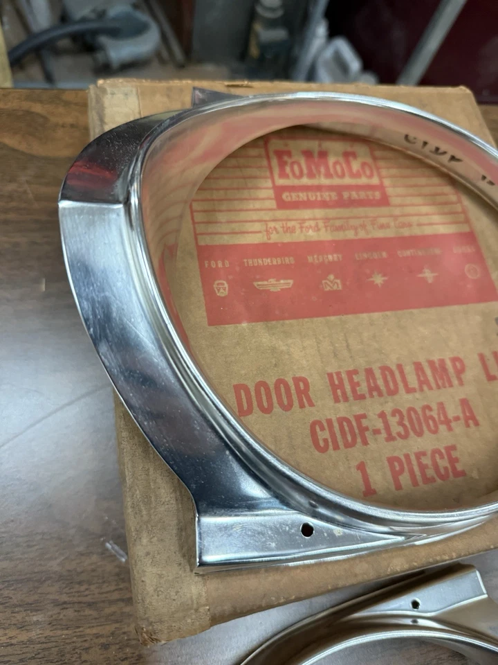 Par de puertas de faros izquierda derecha derecha Ford Falcon 1961 NOS Foto 4 de 4