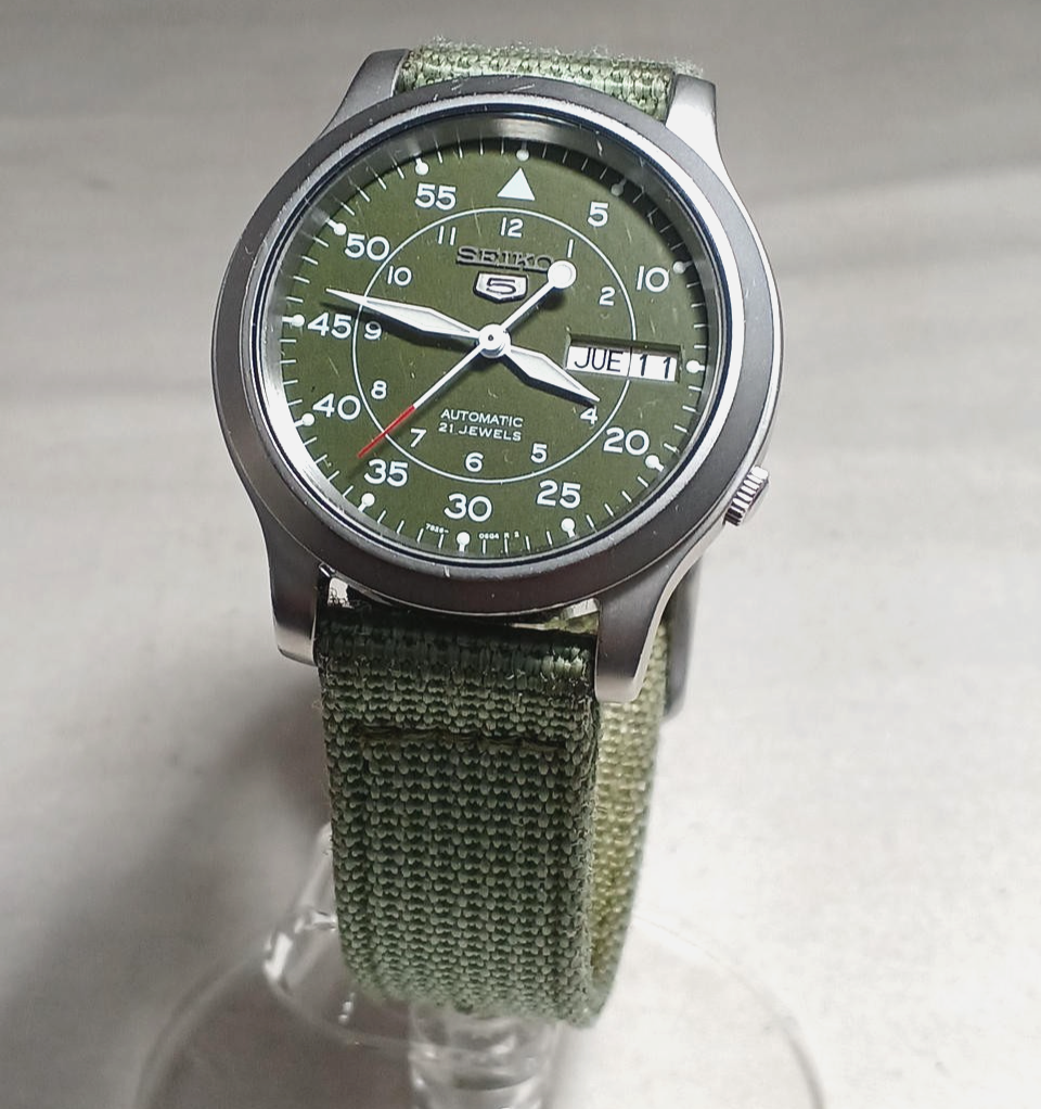 SEIKO 5 SNK805 7S26-02J0 37mm Green Dial Day/Date Automatic Men's