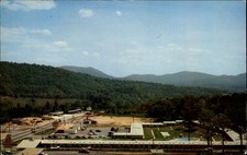 Howard Johnson's Motor Lodge Asheville North Carolina vintage postcard s619