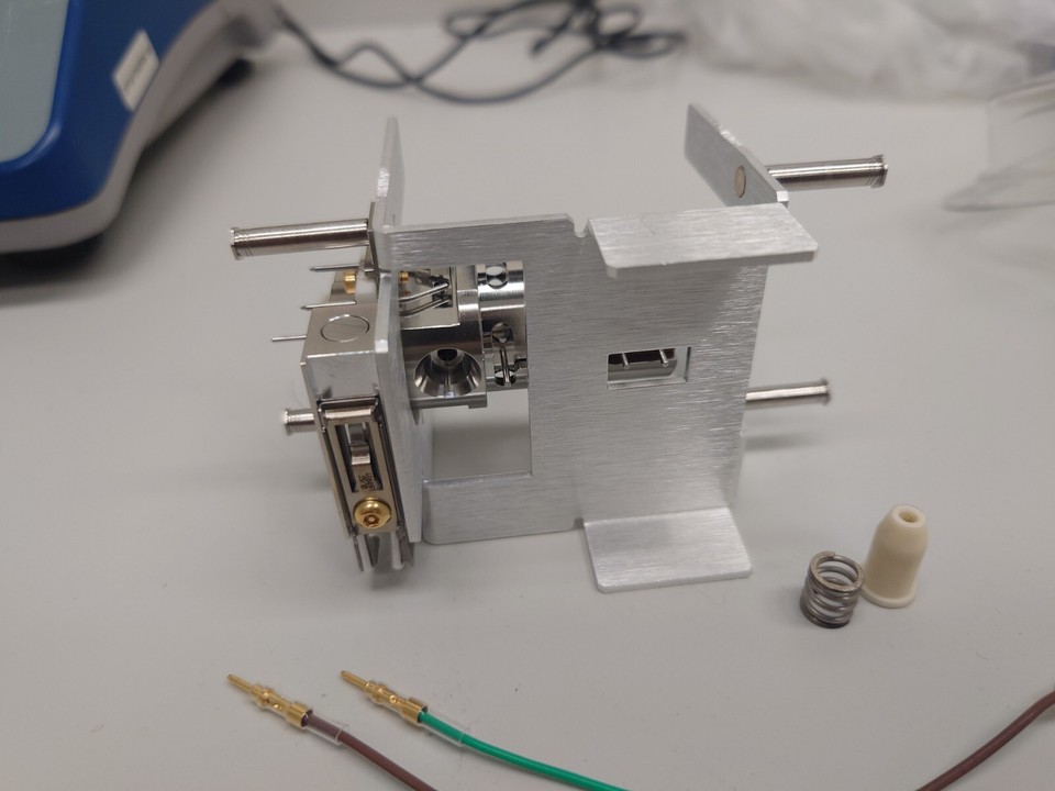 Agilent GC/MS G3870-67720 EI 350 Ion Source Extraction Assembly | eBay