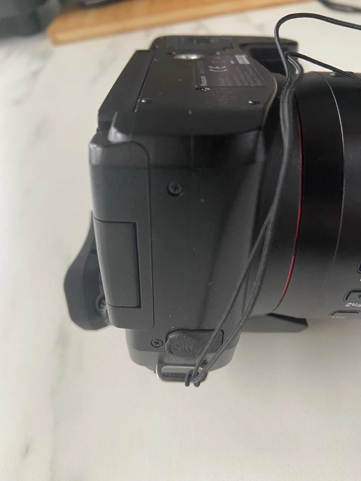 Panasonic Lumix FZ1000 II Digitalkamera - Schwarz Neuwertiger zustand - Bild 3 von 4