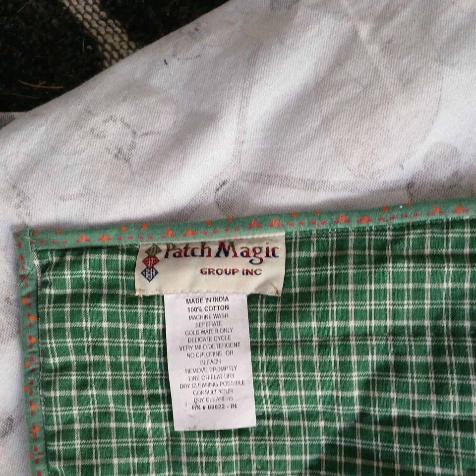 VTG Patchwork Place Mats Set 4 Flower Garden Reversible Patch Magic  - Image 2 of 4