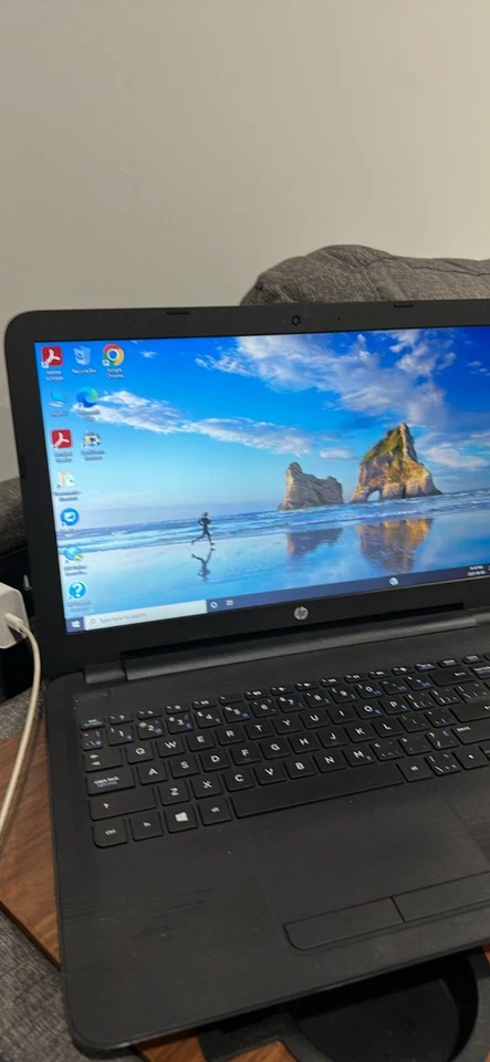HP 15-bw009ca AMD A9-9420 CPU/8GB Ram/256GB SSD/DVD-RW/AMD Radeon R5 Win 10 - Image 2 of 4