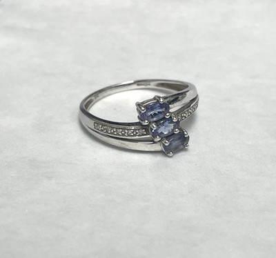 Ring 9 kt Weißgold Tansanit & Diamanten Steine 375 gepunzt Ringgröße R 1/2