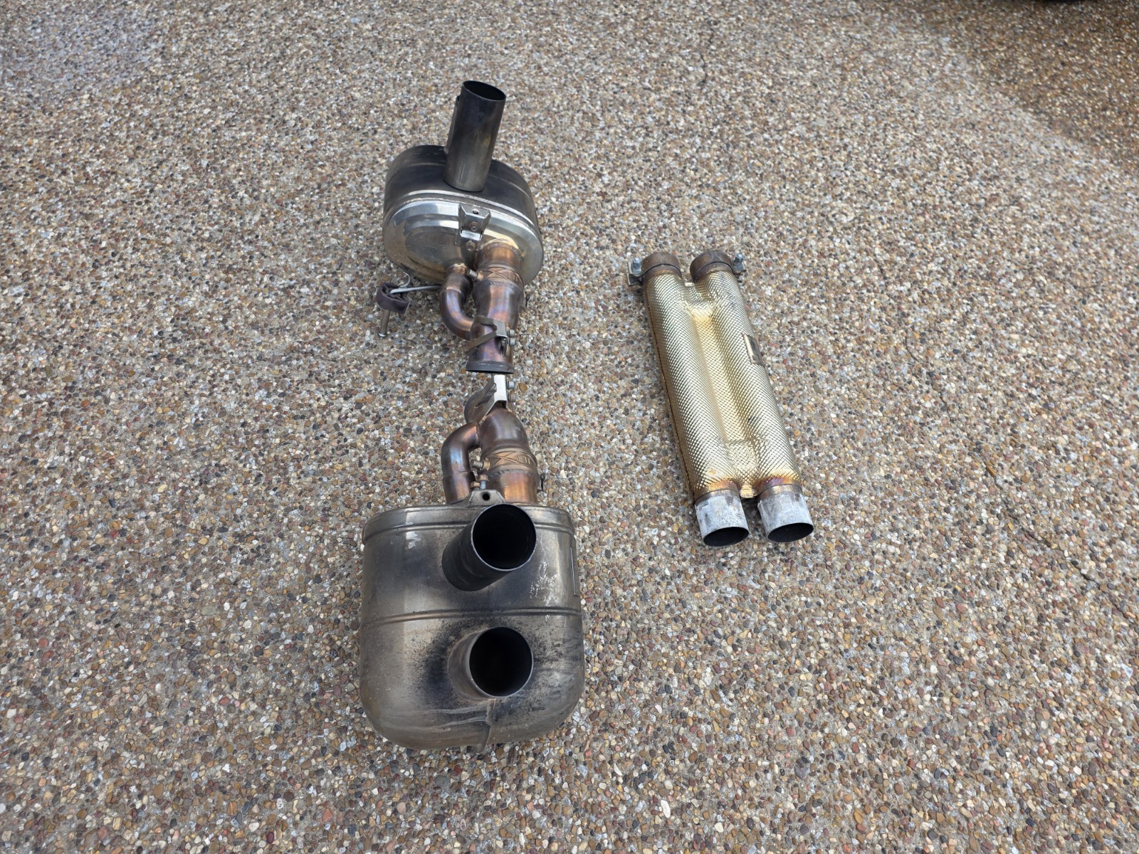 NOVITEC RACING FERRARI F12 BERLINETTA (L & R) EXHAUST MUFFLER SILENCER & H-PIPE