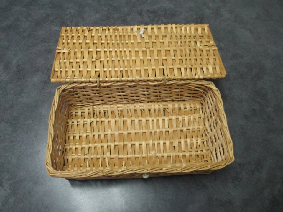 Basket with Lid, Woven Wicker / Rattan Wood Storage Box - Image 2 of 4