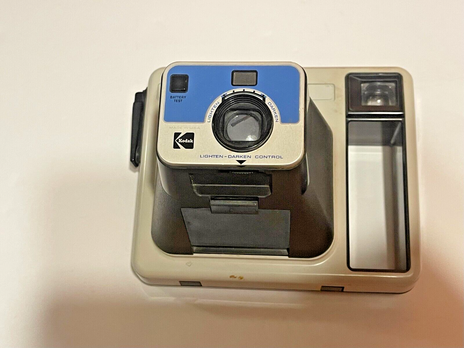 Kodak Instant Camera The Handle PR-10 for Quick Easy Shots-image