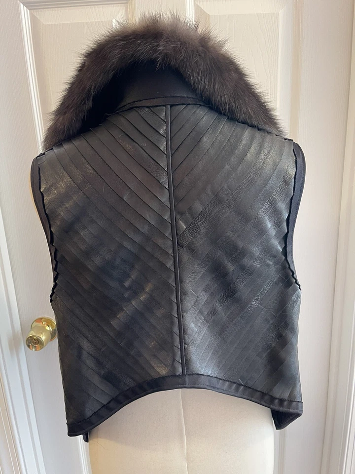 J. Mendel Black Leather Vest with Custom Barguzine Sable Collar Size 8 - Image 2 of 4