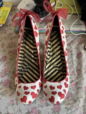 Irregular Choice Women's Court Heels Heart Bow White/Red UK 7 EU 40 - Image 1 of 4
