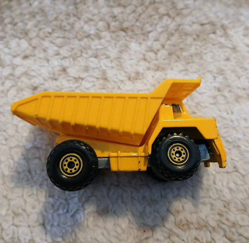 Hot Wheels 1979/80s Construction Lot 3x Dump Truck, Front Loader, Cat Bulldozer - Image 3 of 4