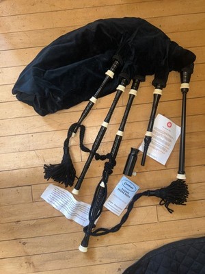 Unplayed Piper s Choice PC Concert Smallpipes in A   with Carry Bag