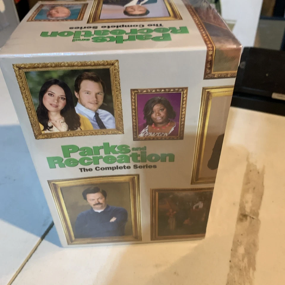 Parks and Recreation: The Complete Series (20-Disc DVD, 2009-2015) Brand New ! - Image 4 of 4