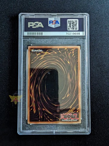 Yu-Gi-Oh! | Dark Magician | PSA 8 NM-MT | YSYR-EN001 Ultimate Rare - Picture 2 of 3