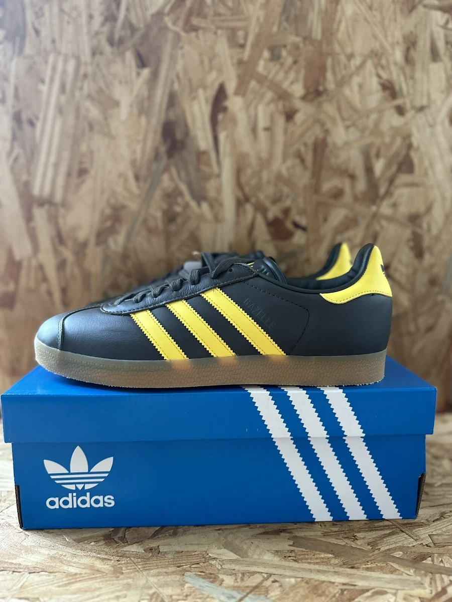 Adidas originals hotsell gazelle yellow