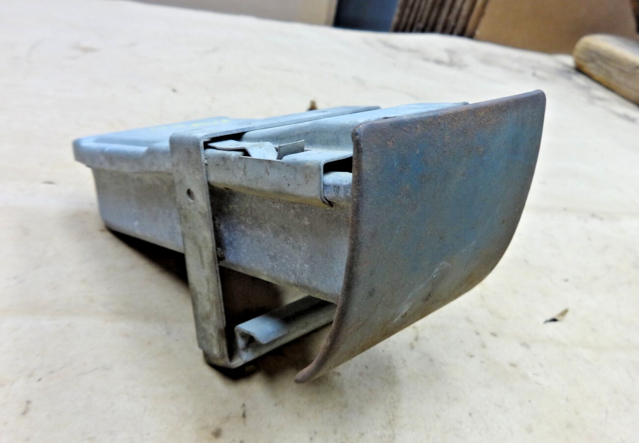 1953 Pontiac ASH TRAY w/ RETAINER Original GM in dash