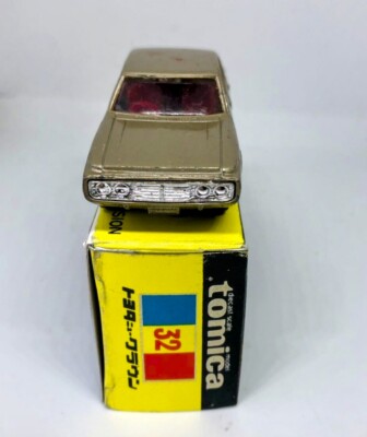 Tomica Black box 32-1 Toyota New Crown Made in Japan vintage with