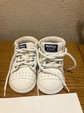 Boys Oshkosh Toddler White Walking Shoes Size 6
