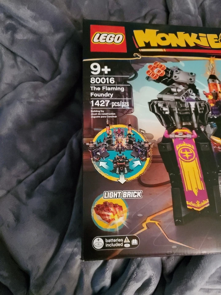 LEGO MONKIE KID: The Flaming Foundry (80016) - Image 3 of 4