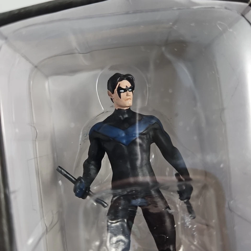 Figura de cómic y plomo de Nightwing nº 19 Eaglemoss de DC Comics Super Hero Collection. Foto 3 de 4