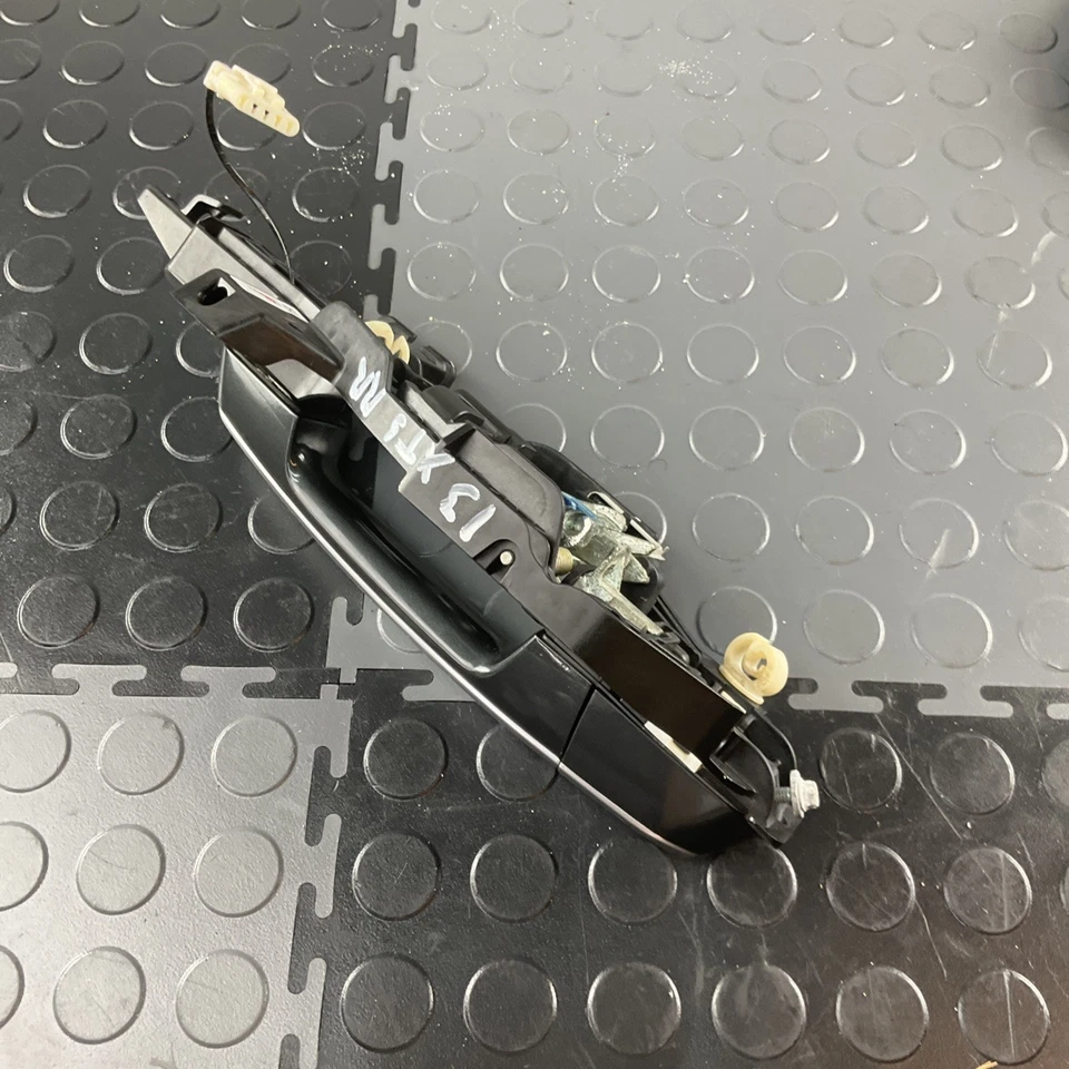 Cadillac XTS 2013-2017 manija de puerta exterior trasera derecha OEM 4608-21XX Foto 3 de 4