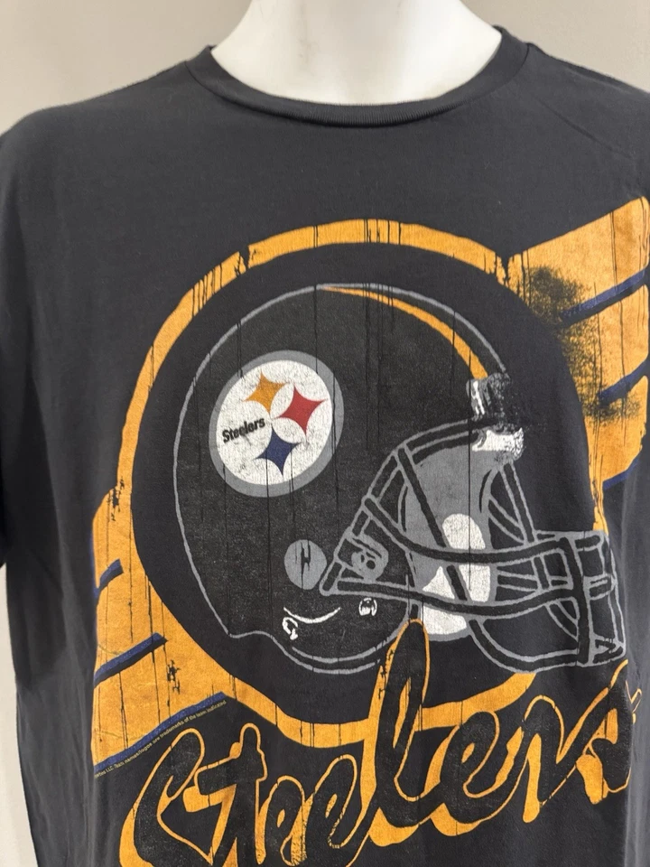 Vintage 90s Pittsburgh Steelers JUNKFOOD Distressed t shirt size XL - Image 2 of 3
