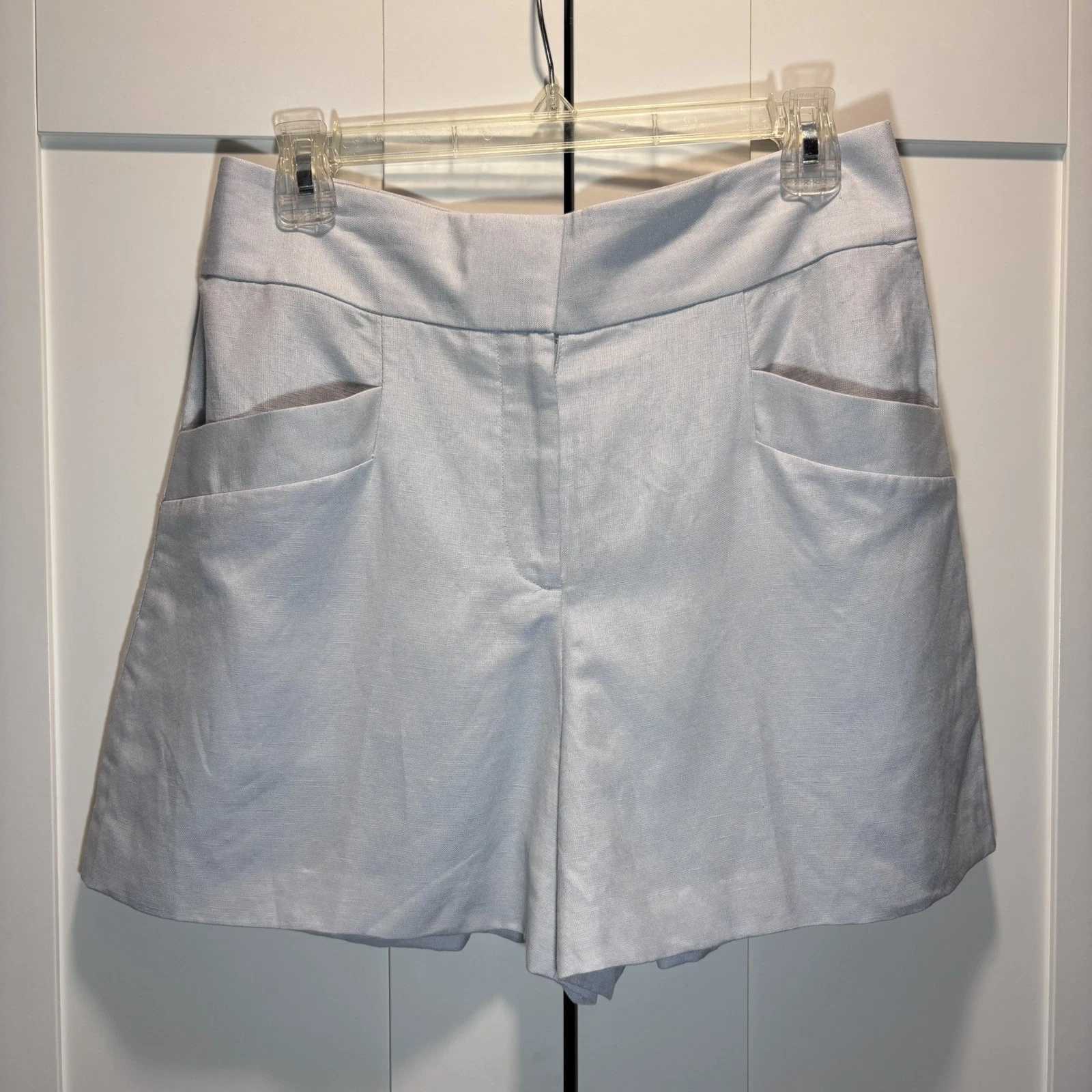 Club Monaco Shorts Linen blend light blue pockets lined summer size women’s 6
Opens in a new window