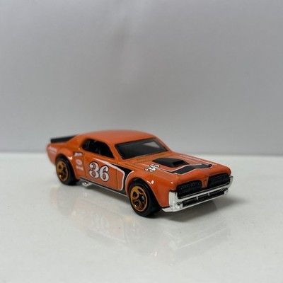 1968 68 Mercury Cougar Collectible 1/64 Scale Diecast Diorama Model