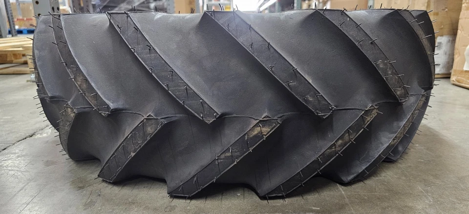 (CANTIDAD 1) Goodyear Sure Grip 12,5 L-15 Tractor de tracción sin cámara carga de neumáticos 12 capas Foto 2 de 4