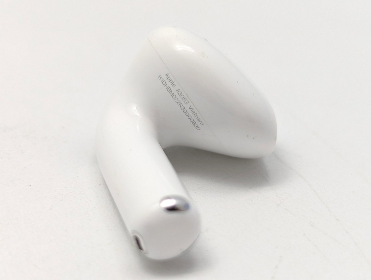 Apple Airpods 4th Generation Wireless Bluetooth Earbuds