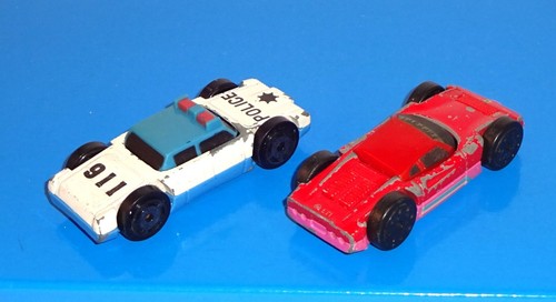 Lionel Revolvers Lot of 2 Ferrari / Corvette & Police / Sports Car - Picture 2 of 4