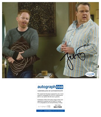JESSE TYLER FERGUSON SIGNED MODERN FAMILY 8x10 PHOTO - ACOA COA