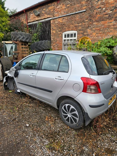 toyota yaris 1.3 vvti 5 door manual - Picture 1 of 21