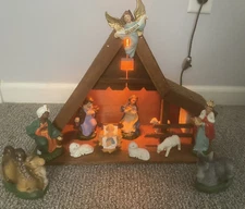 Vtg Lighted Musical Nativity Manger Set 13 Pc Wood Manger Music Box Japan READ