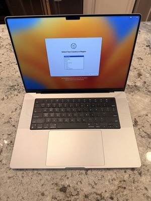 Apple MacBook Pro 16'' M1 Pro 10-Core Chip 32GB RAM 512GB SSD