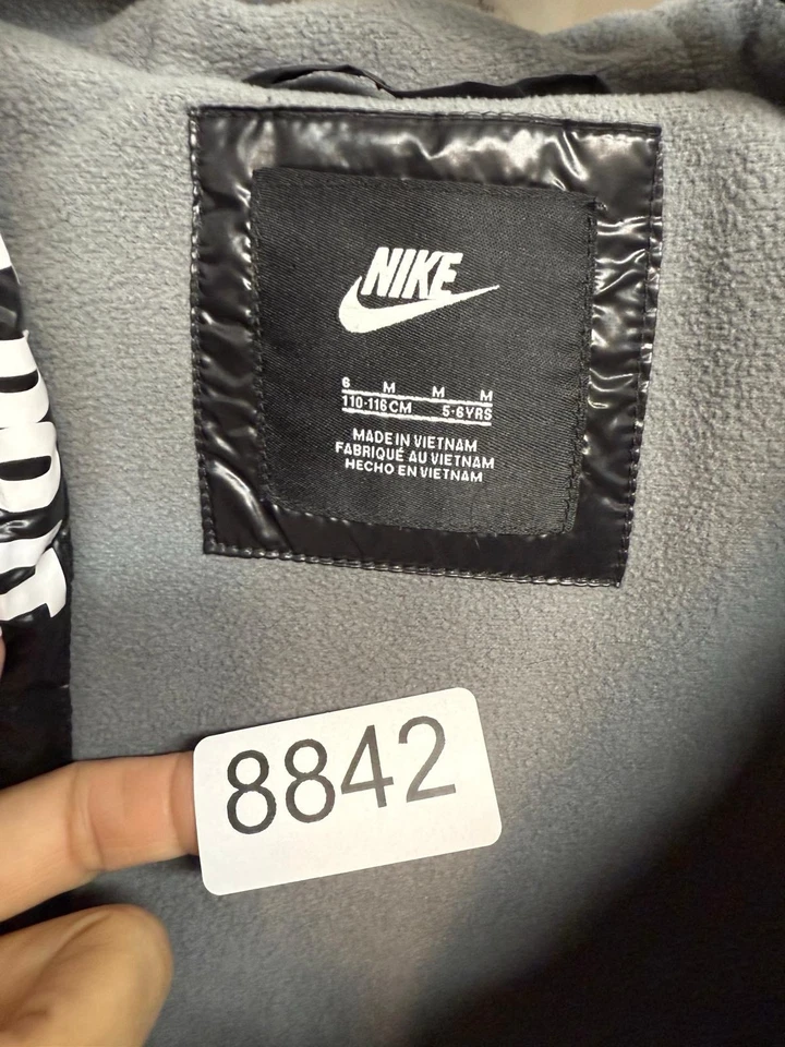 Nike Boys Therma-Fit Down-Filled Puffer Jacket, Black Size Small S - Image 4 of 4