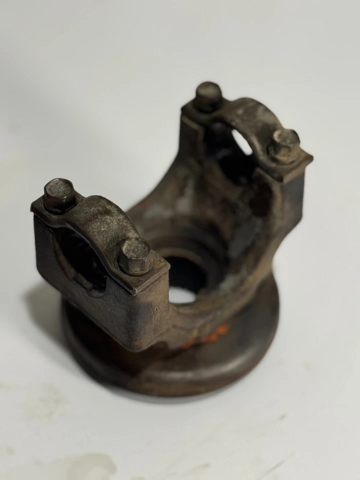 1990 GMC / CHEVY C / K 1500 2500 350 5.7L V8 REAR PINION YOKE ATTACHMENT 14 BOLT - Image 3 of 4