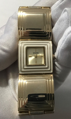 Vintage Valette  Women Gold Tone Ladies Square Link White Face Wristwatch